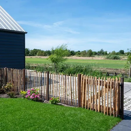 4 To 6 Persons Waterfront