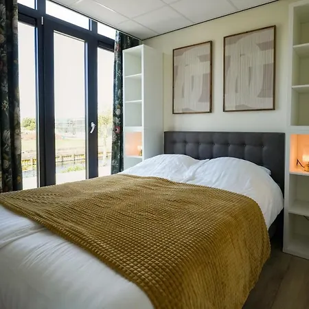 4 To 6 Persons Tulpenacker Waterfront فيلة Roelofarendsveen