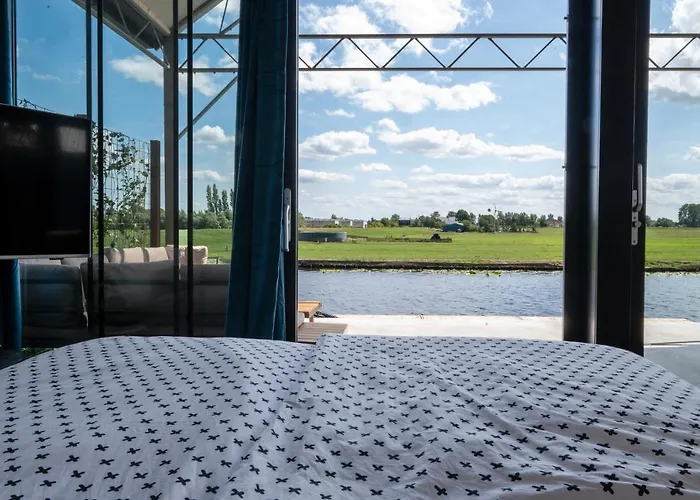 4 To 6 Persons Tulpenacker Waterfront Roelofarendsveen