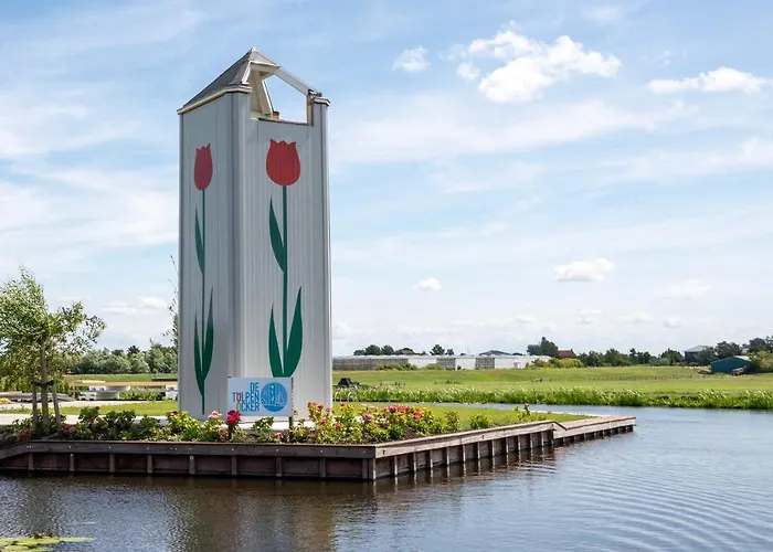 Villa 4 To 6 Persons Tulpenacker Waterfront Roelofarendsveen