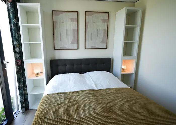 Villa 4 To 6 Persons Tulpenacker Waterfront Roelofarendsveen