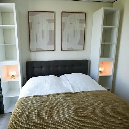 Villa 4 To 6 Persons Tulpenacker Waterfront Roelofarendsveen