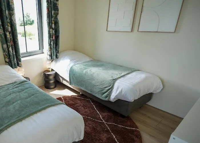 4 To 6 Persons Tulpenacker Waterfront Roelofarendsveen